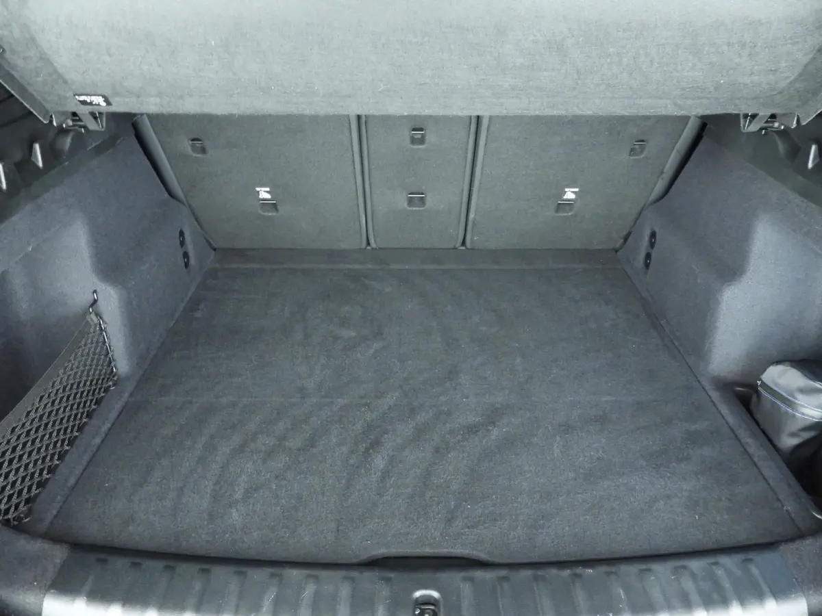 sDrive20i | M-Sportpakket | LED | Navigatie | Trekhaak | Sportstoelen | Stoelverwarming | DAB | Alu 18 inch