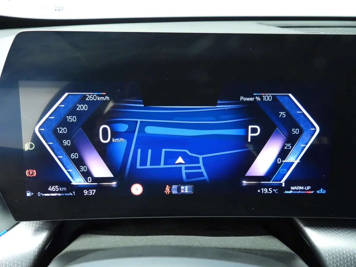 sDrive20i | M-Sportpakket | LED | Navigatie | Trekhaak | Sportstoelen | Stoelverwarming | DAB | Alu 18 inch