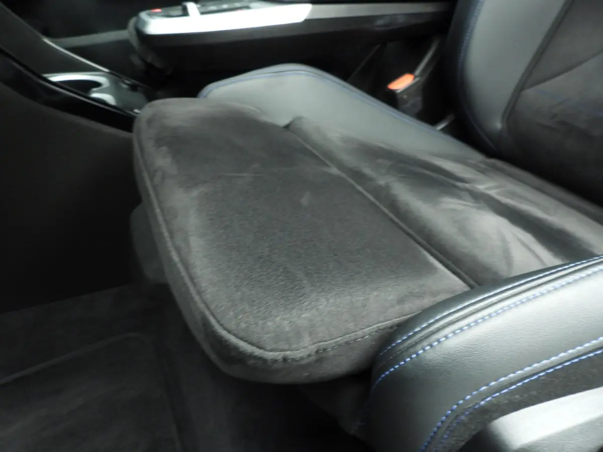 sDrive20i | M-Sportpakket | LED | Navigatie | Trekhaak | Sportstoelen | Stoelverwarming | DAB | Alu 18 inch