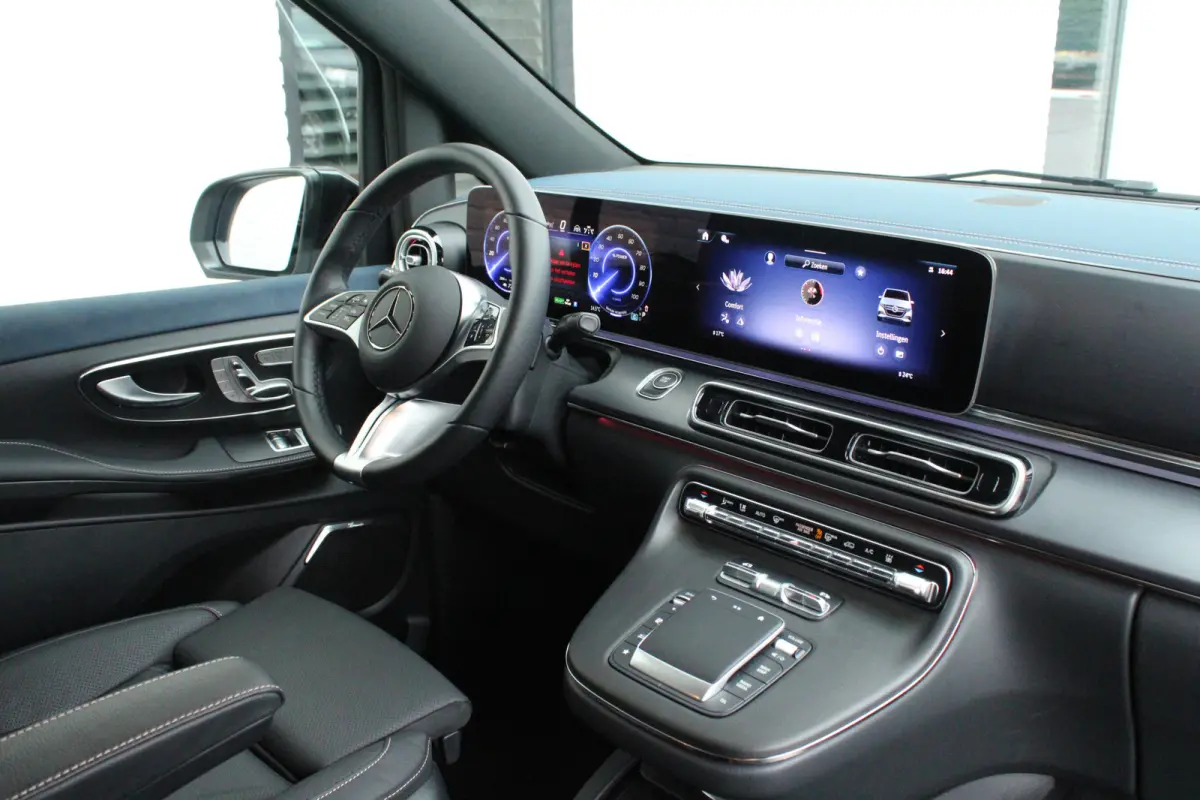 300 L2 / AMG / Luchtvering / 7-Persoons / Burmester / Elec Stoelen / Vol Opties / NIEUWSTAAT