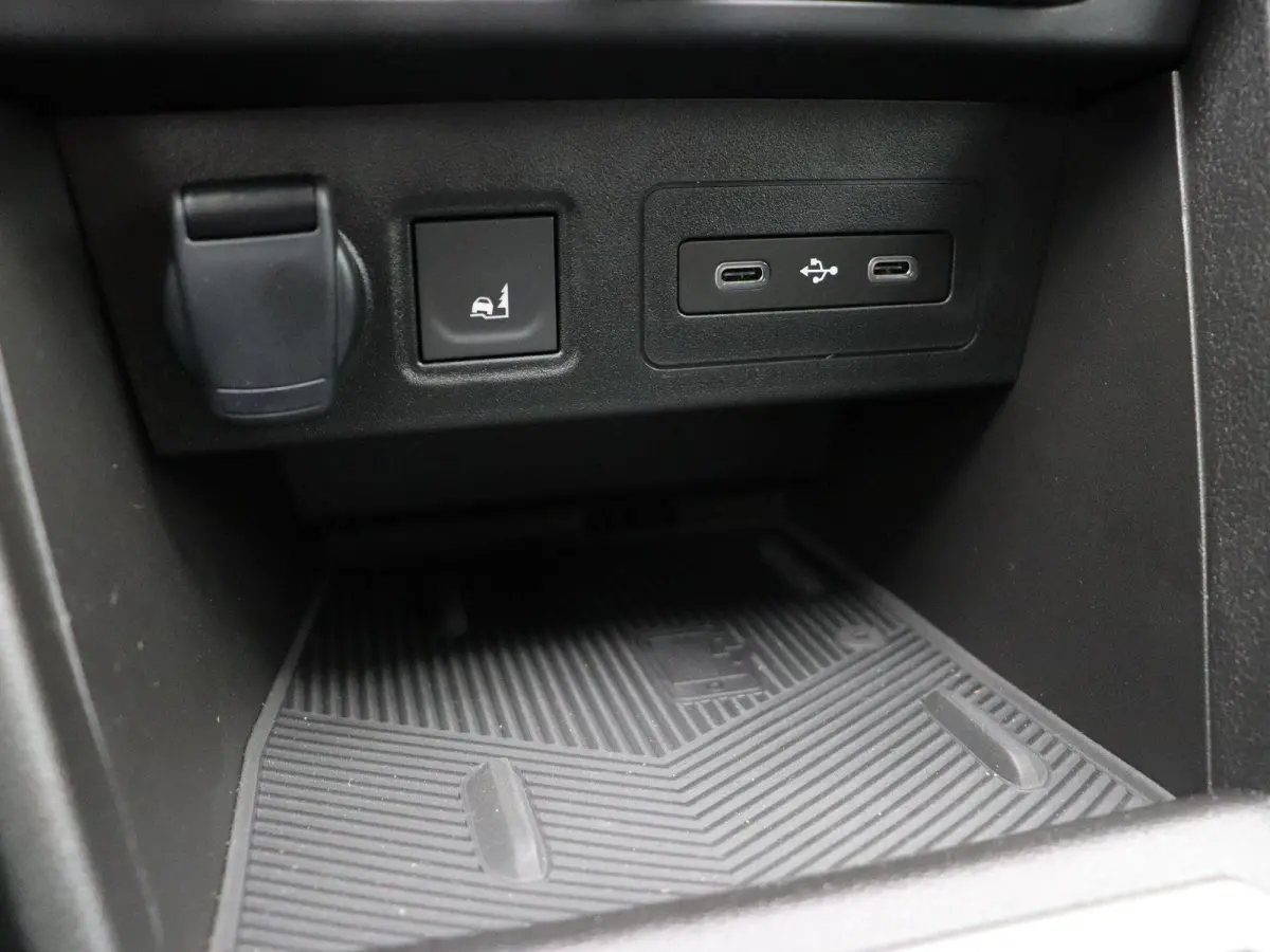 TCe 110pk limited edition | Climate control | Elek. handrem | Achteruitrijcamera | Cruise control |
