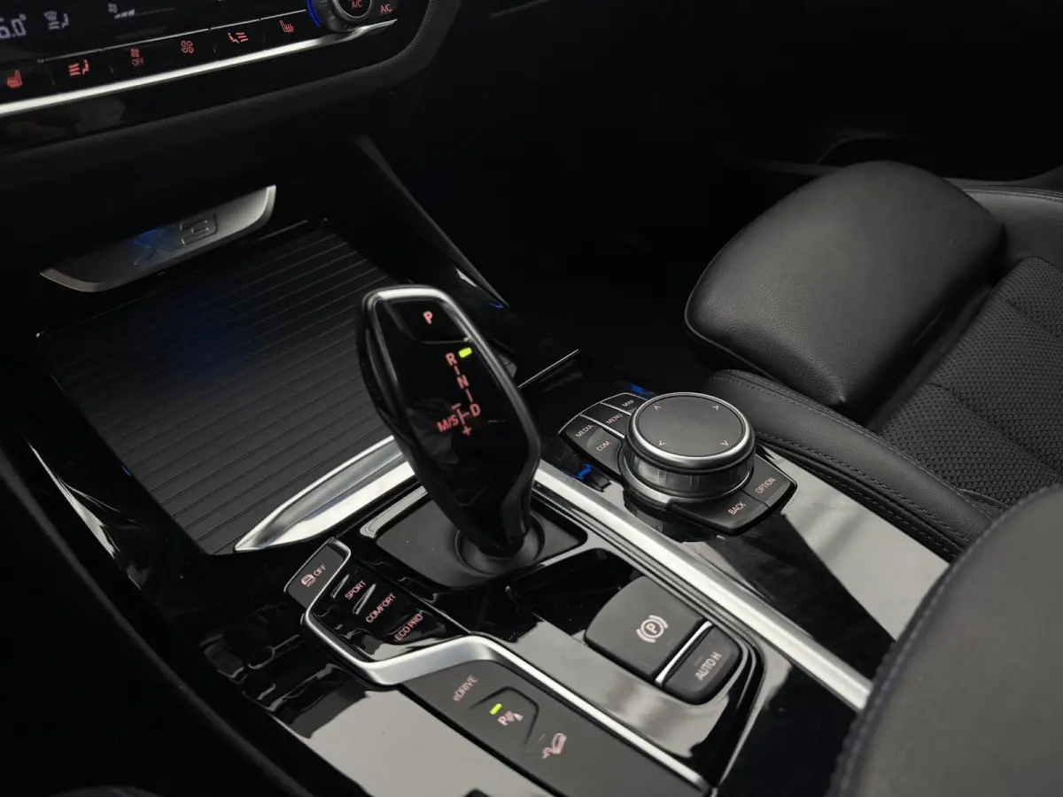 xDrive30e High Executive M Sport Leer Xenon Camera