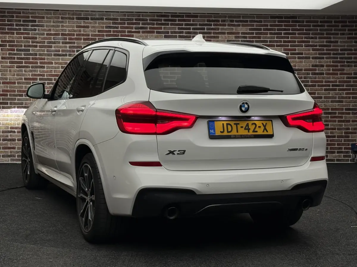 xDrive30e High Executive M Sport Leer Xenon Camera