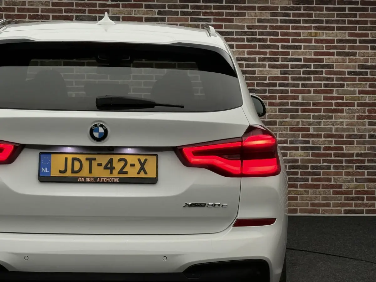 xDrive30e High Executive M Sport Leer Xenon Camera