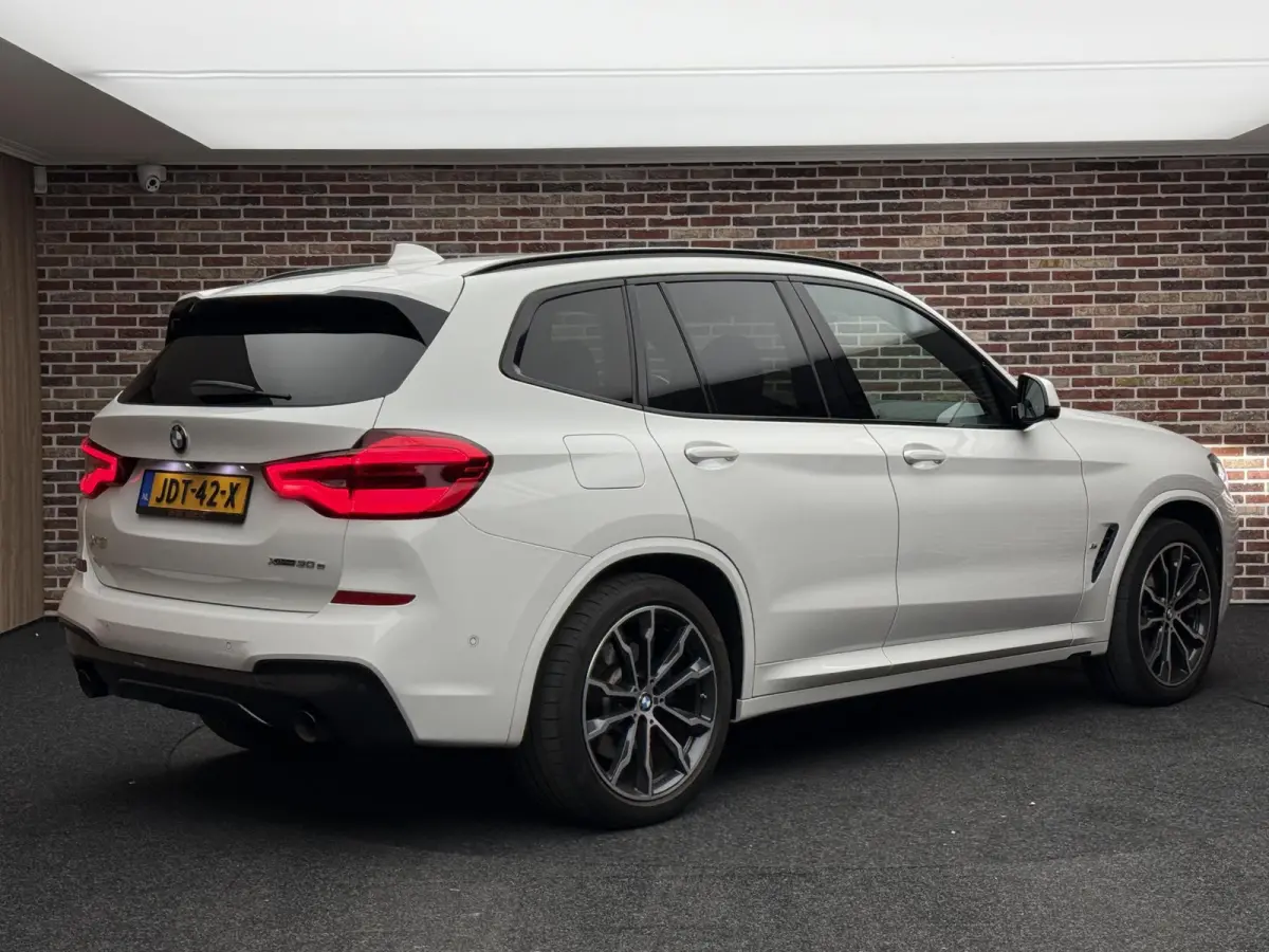 xDrive30e High Executive M Sport Leer Xenon Camera