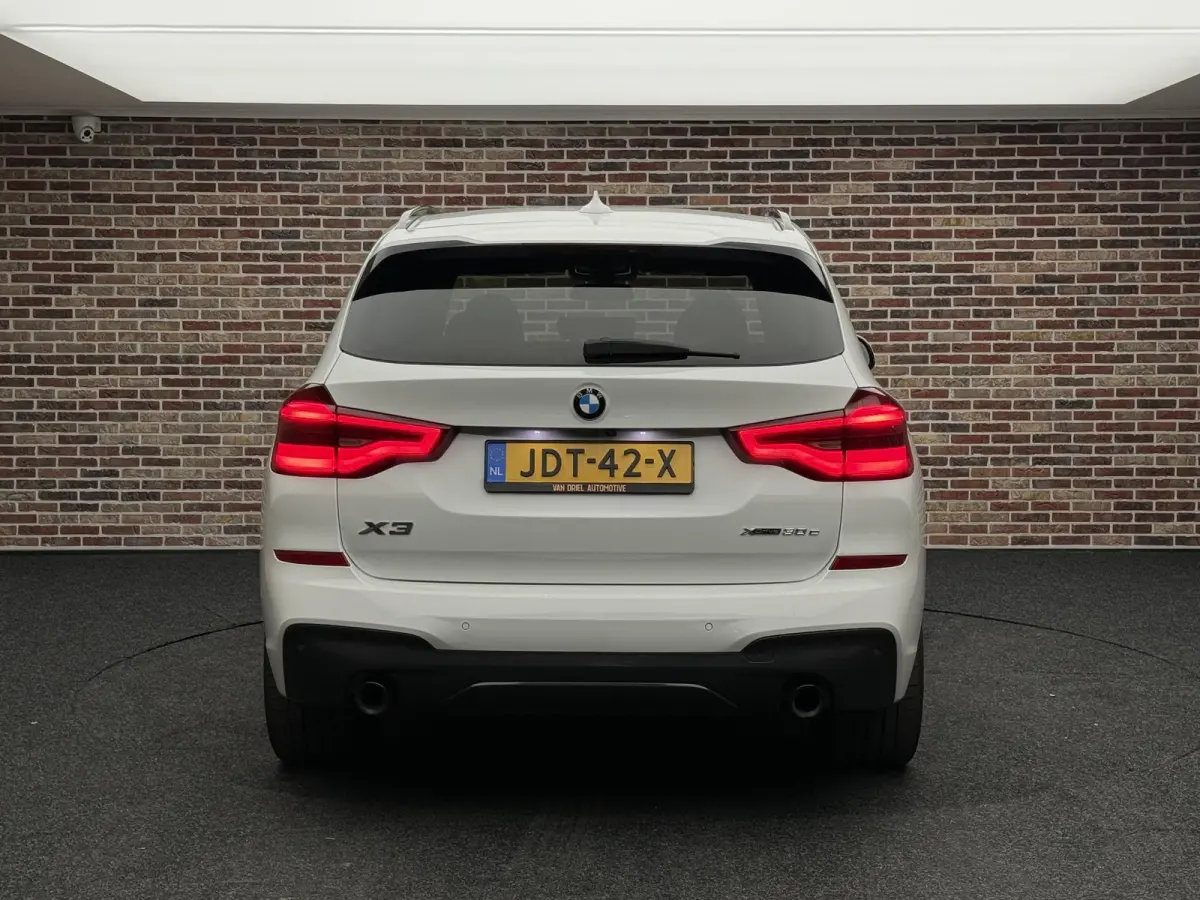 xDrive30e High Executive M Sport Leer Xenon Camera