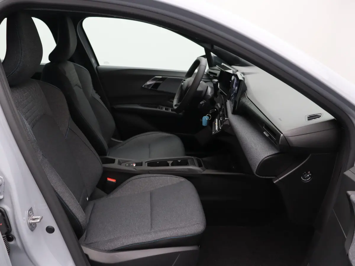 Hybrid 160pk evolution | Vijf jaar garantie | All season banden | Adaptieve cruise control | Apple carplay / Android auto |