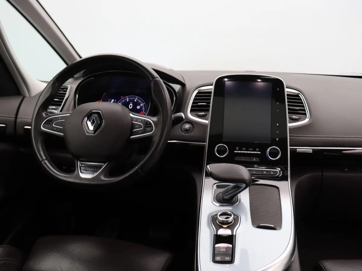 1.8 TCe Initiale Paris 5p. | Automaat | Trekhaak  | Climate Control | Elektrische verstelbare Stoelen |
