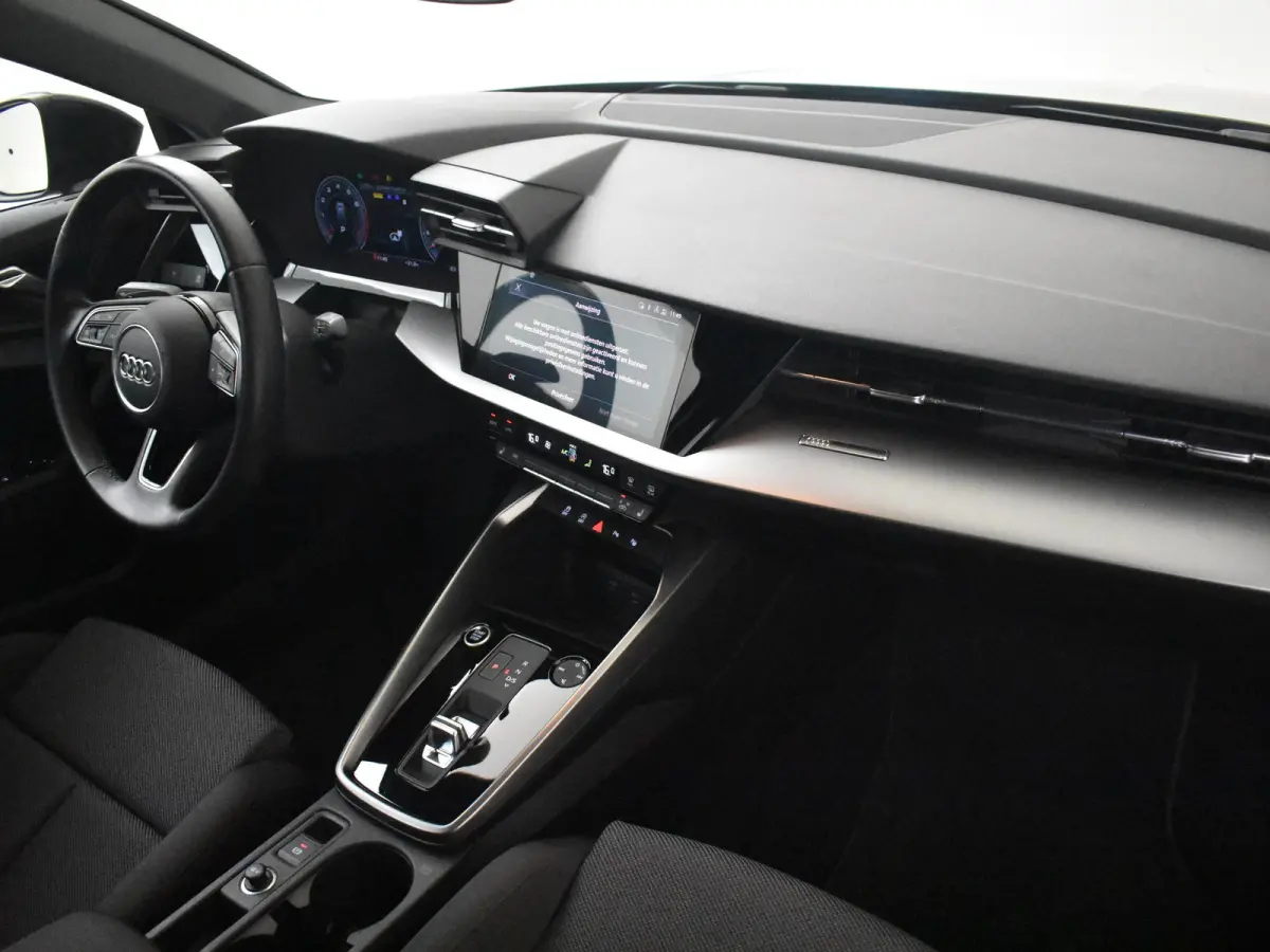 30 TFSI Business edition 110Pk DSG/AUTO | Navigatie | App Connect | Keyless entry/start | Stoelverwarming | Parkeersensoren voor/achter | DAB | LED | 16"LMV