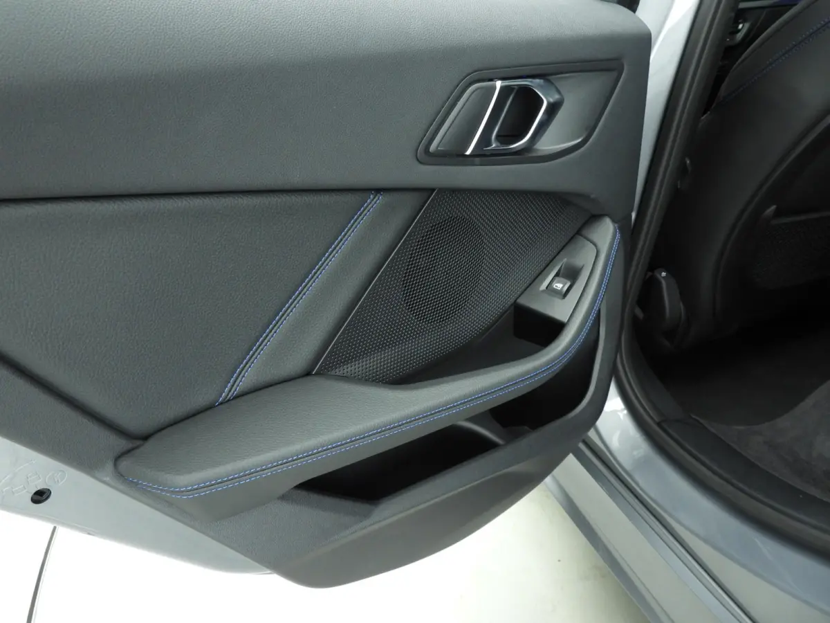 5-deurs 118i | M-Sportpakket | LED | Navigatie | Active cruise | Stoelverwarming | Sportstoelen | DAB | Alu 18 inch