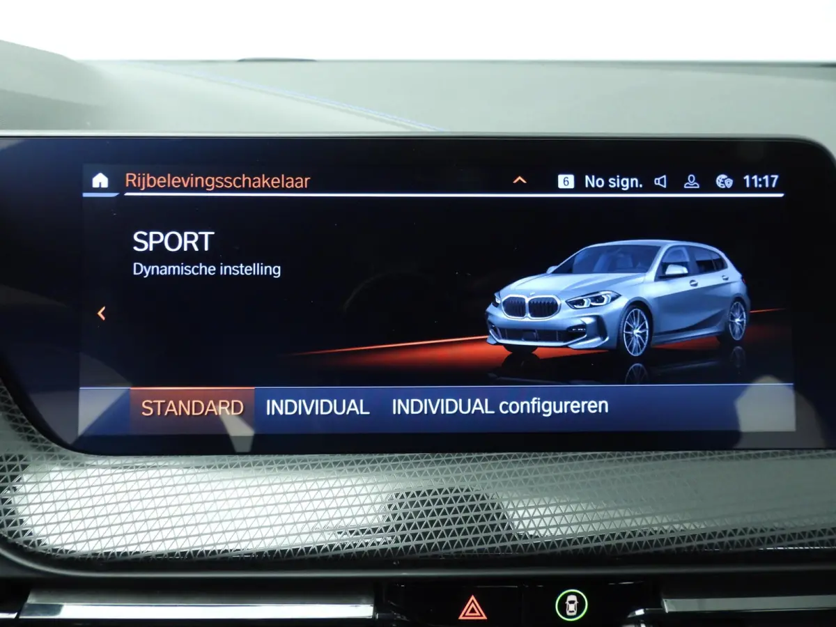 5-deurs 118i | M-Sportpakket | LED | Navigatie | Active cruise | Stoelverwarming | Sportstoelen | DAB | Alu 18 inch