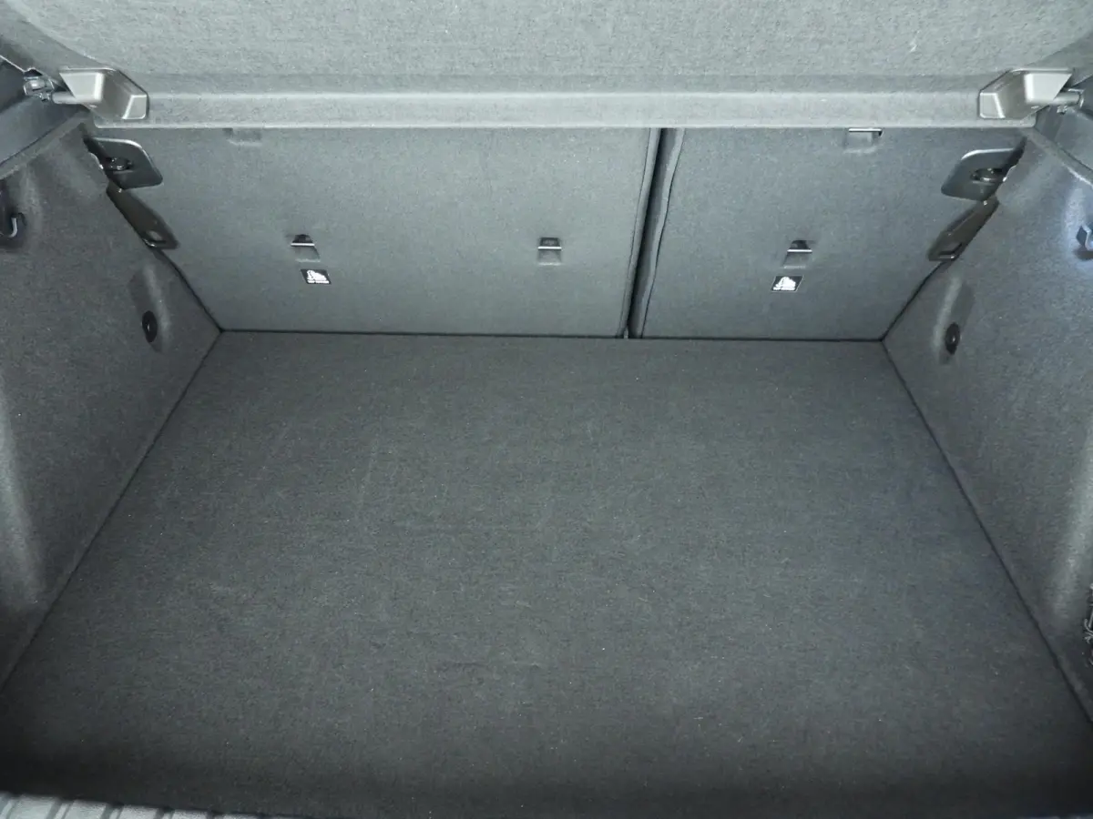 5-deurs 118i | M-Sportpakket | LED | Navigatie | Active cruise | Stoelverwarming | Sportstoelen | DAB | Alu 18 inch