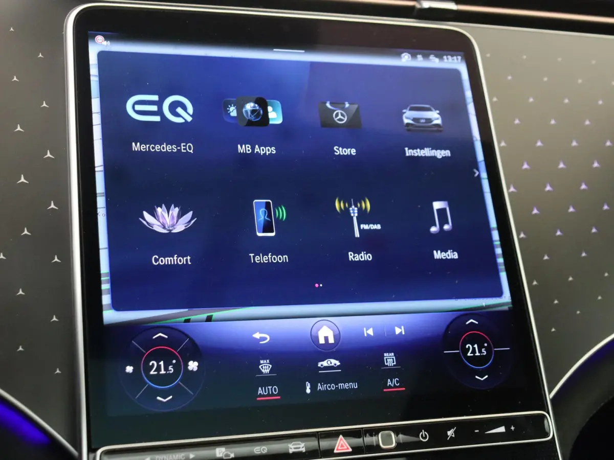 300 Business Solution AMG 90 kWh / Luchtvering / Panaroma-dak / Memory-Stoelen /