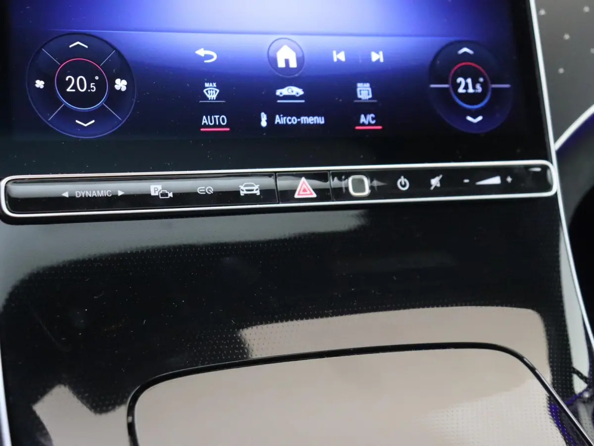 300 Business Solution AMG 90 kWh / Luchtvering / Panaroma-dak / Memory-Stoelen /