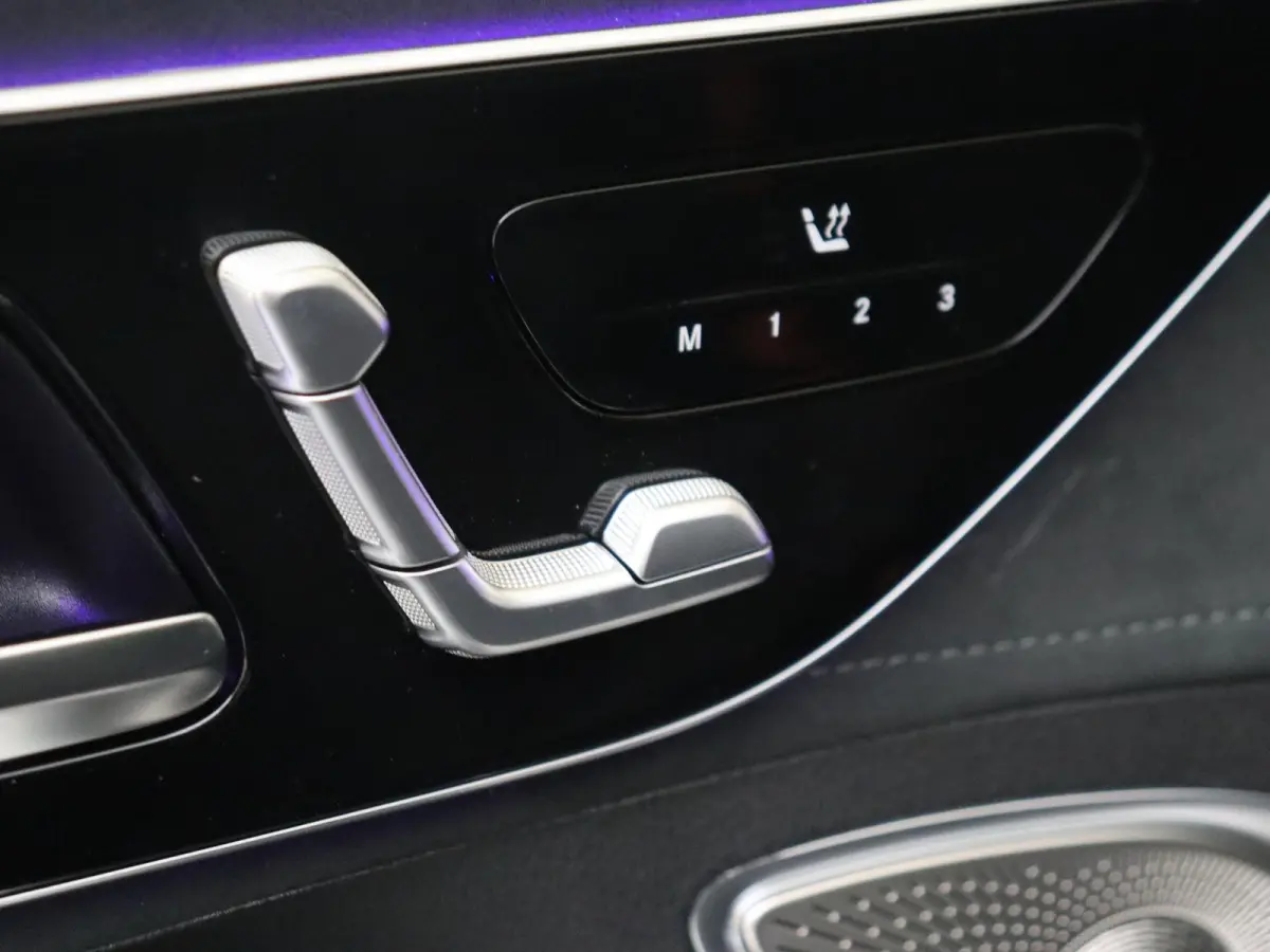300 Business Solution AMG 90 kWh / Luchtvering / Panaroma-dak / Memory-Stoelen /