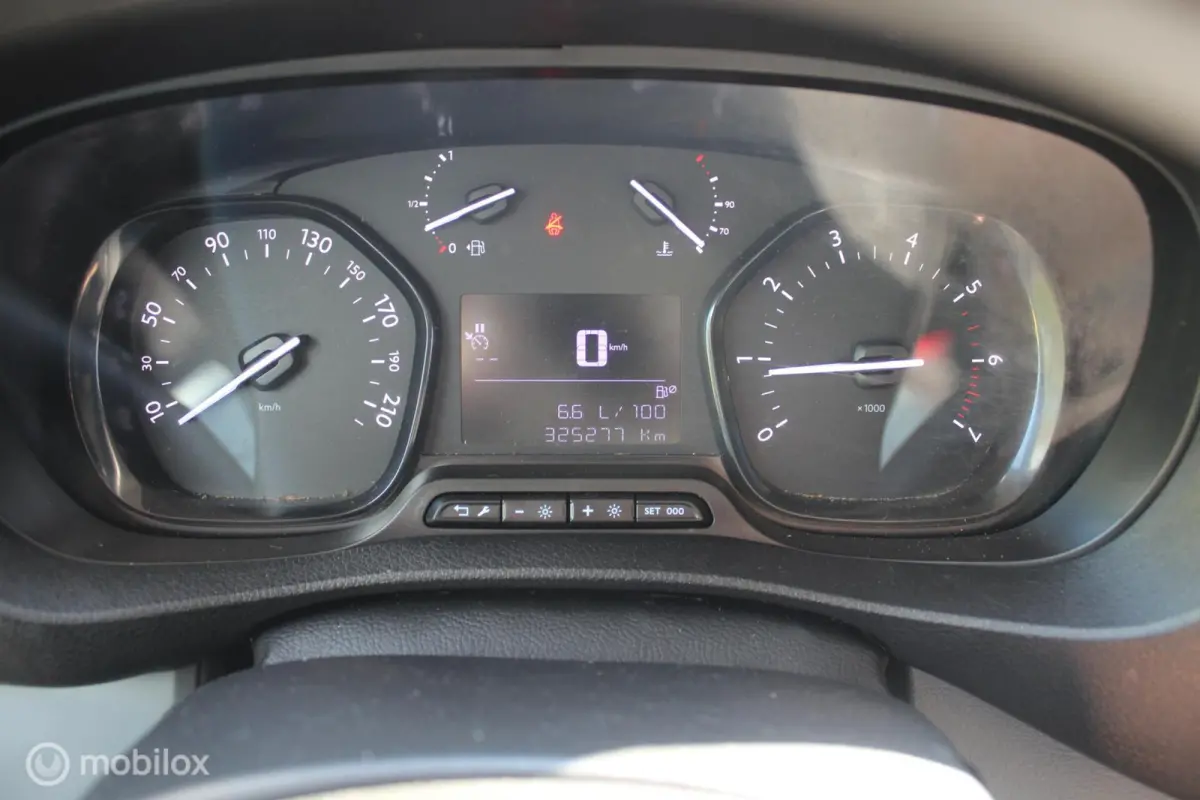 Bestel 2.0 BlueHDI 120 Long Asphalt DC Carplay