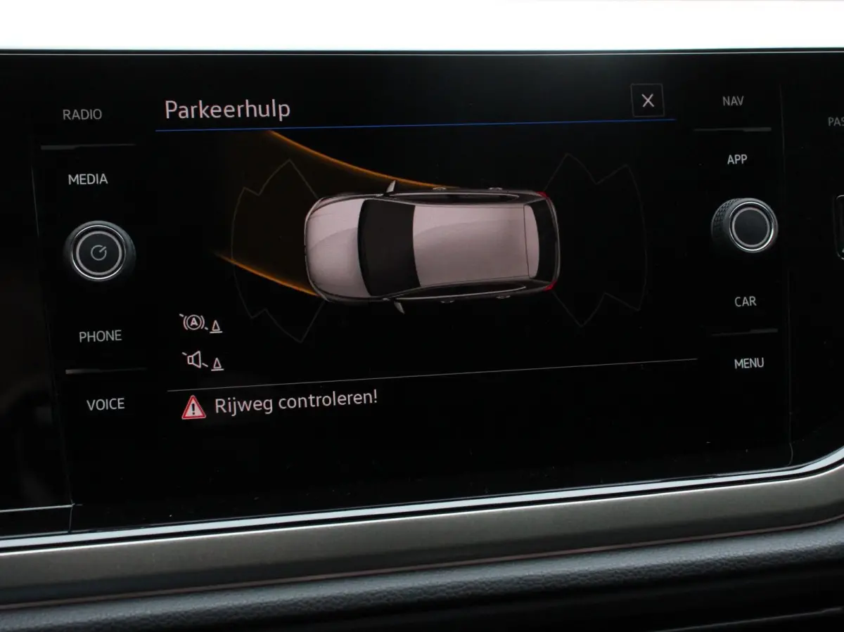 1.0 TSI Move Navigatie App Connect / Android Auto / Apple Carplay Climate Control Parkeer sensoren Lichtmetalen Velgen Dab Digitale Cockpit