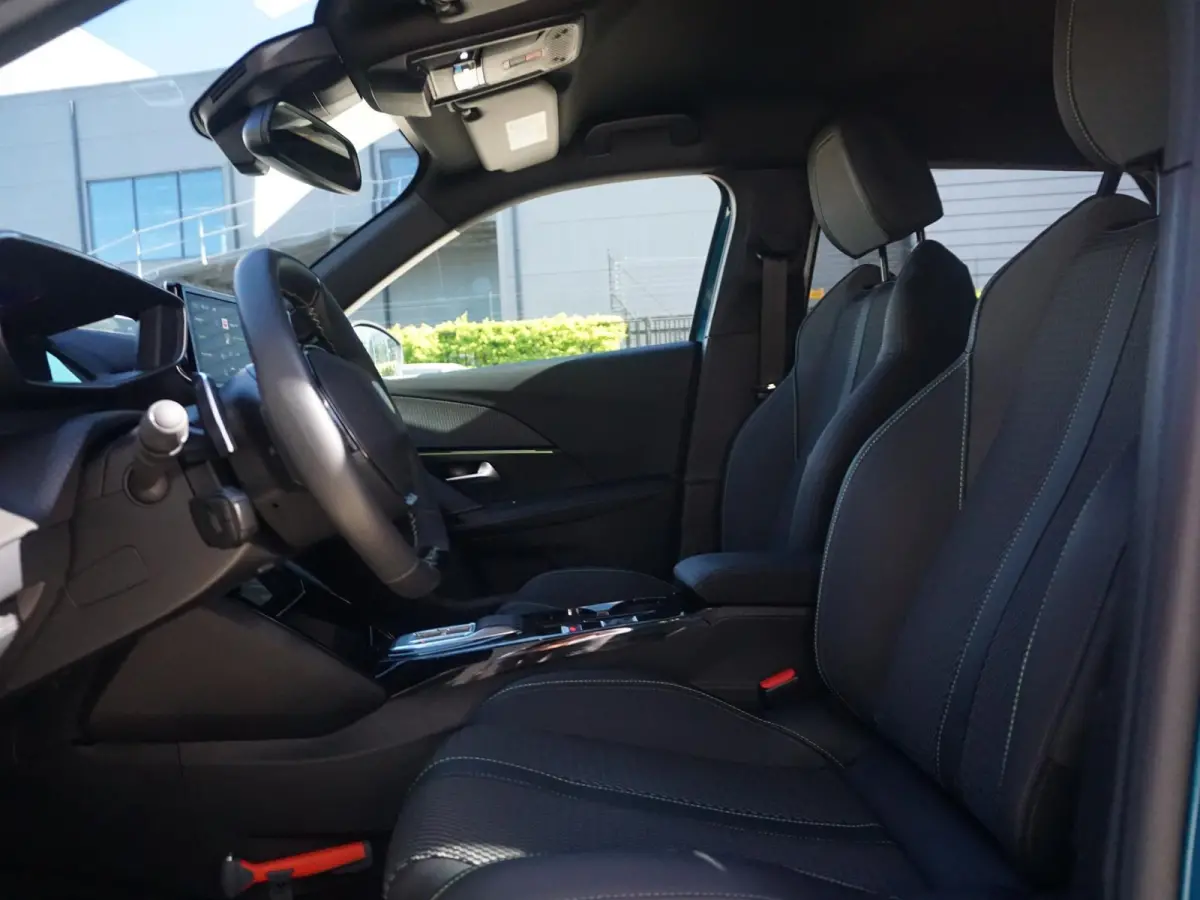 1.2 Hybrid 145 GT l 360 Camera l Navigatie l Keyless entry l Apple Carplay/Android Auto