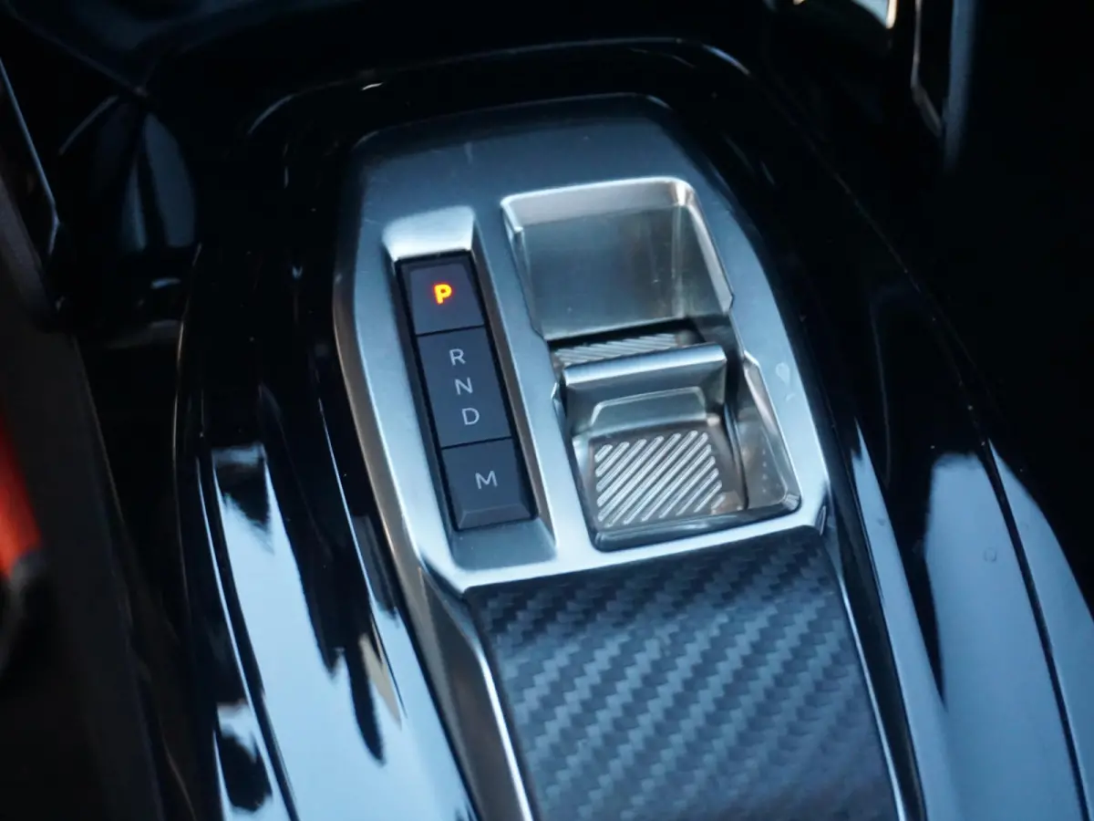 1.2 Hybrid 145 GT l 360 Camera l Navigatie l Keyless entry l Apple Carplay/Android Auto