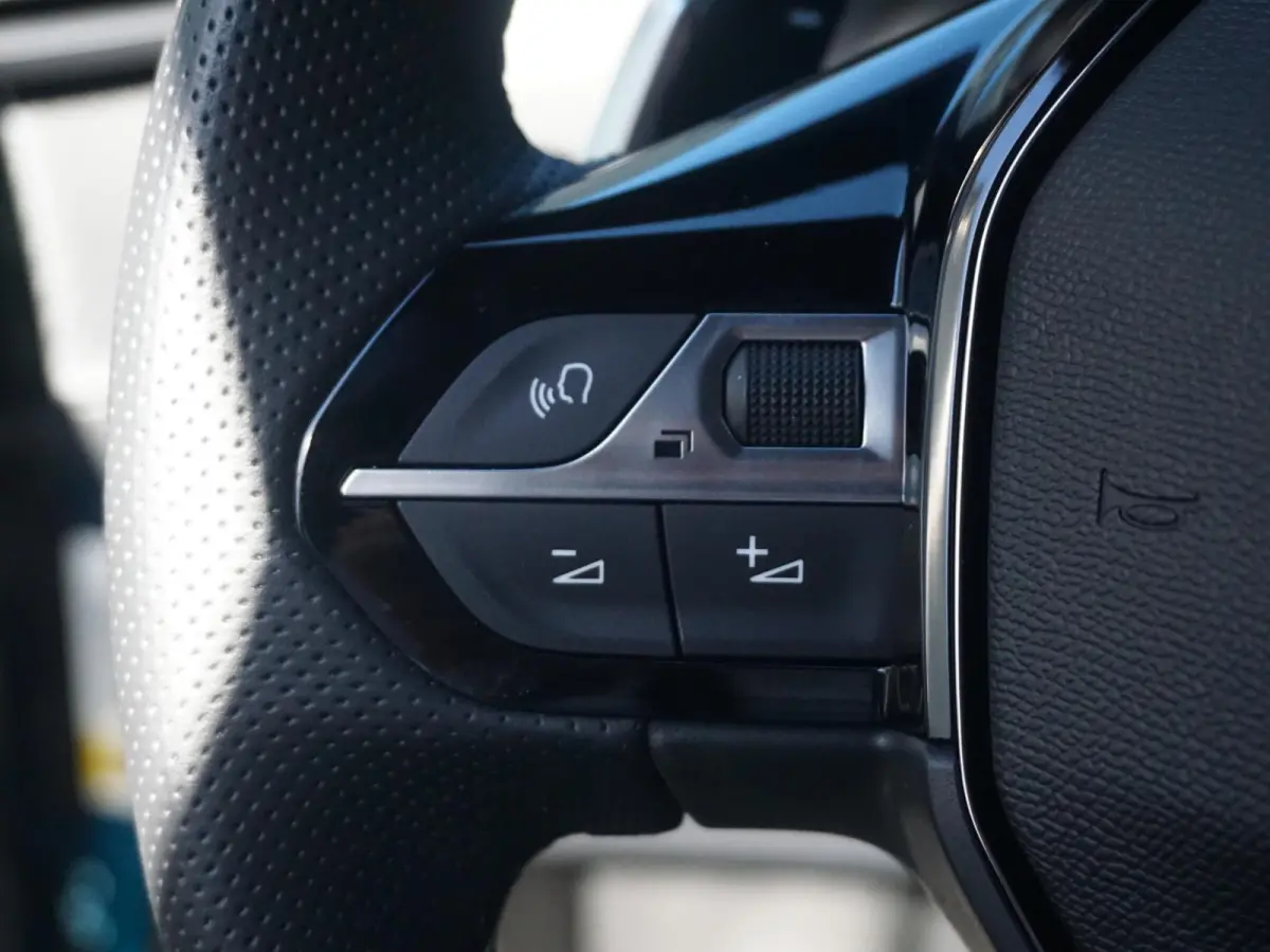 1.2 Hybrid 145 GT l 360 Camera l Navigatie l Keyless entry l Apple Carplay/Android Auto