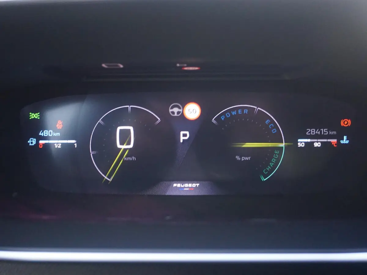 1.2 Hybrid 145 GT l 360 Camera l Navigatie l Keyless entry l Apple Carplay/Android Auto
