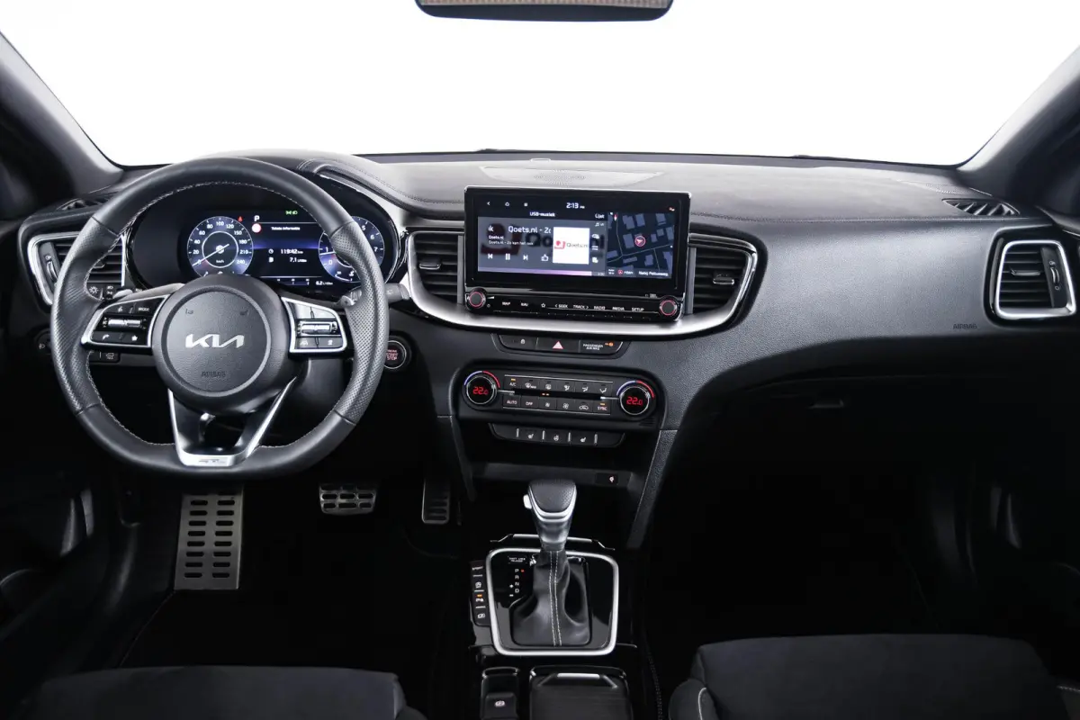 1.5 T-GDi GT-PlusLine Panoramdak - Adaptieve Cruise Control - Elektrisch verstelbare/verwarmde stoelen - Stuurverwarming - Surround view camera -