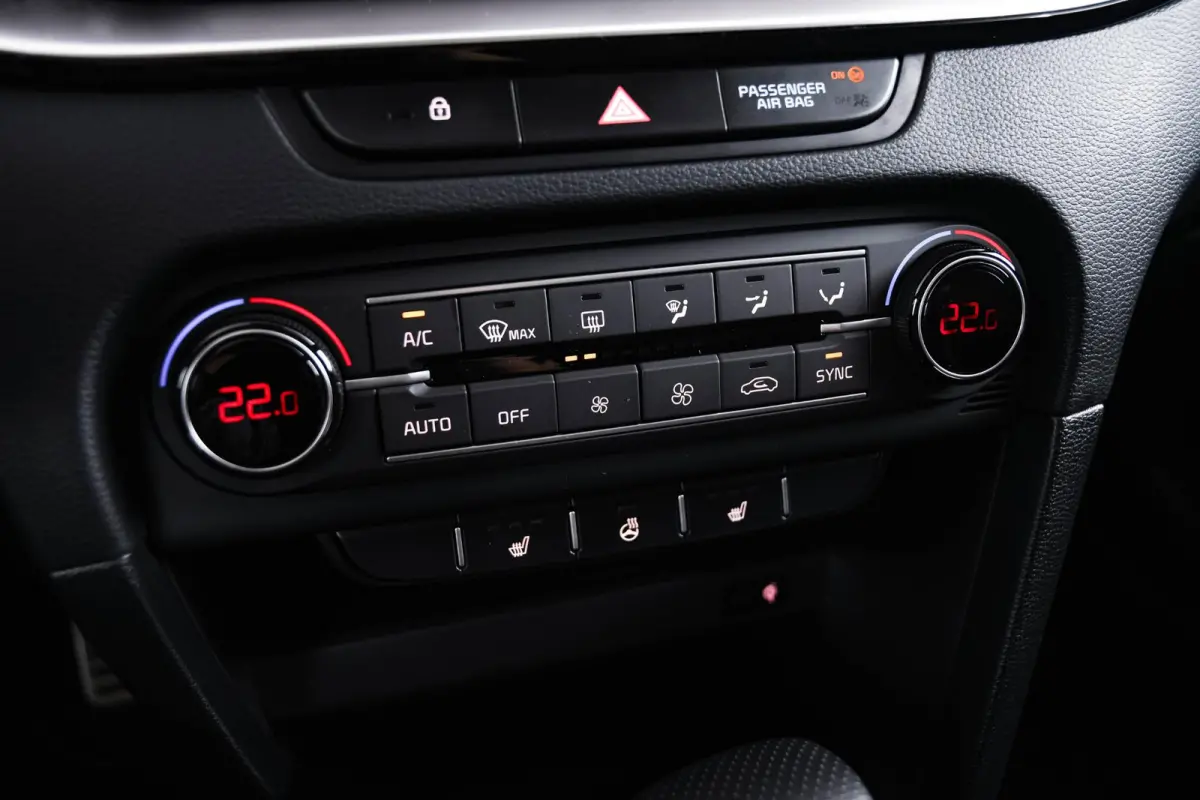 1.5 T-GDi GT-PlusLine Panoramdak - Adaptieve Cruise Control - Elektrisch verstelbare/verwarmde stoelen - Stuurverwarming - Surround view camera -