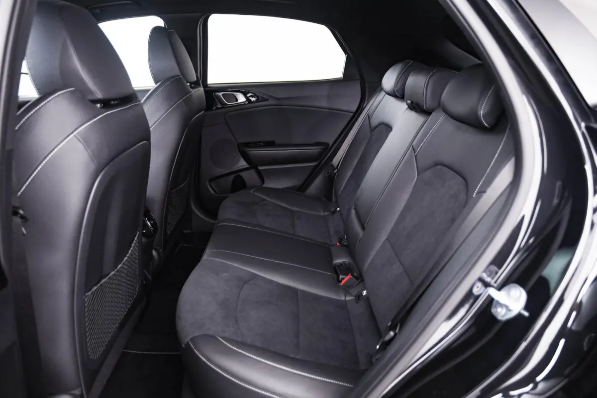 1.5 T-GDi GT-PlusLine Panoramdak - Adaptieve Cruise Control - Elektrisch verstelbare/verwarmde stoelen - Stuurverwarming - Surround view camera -