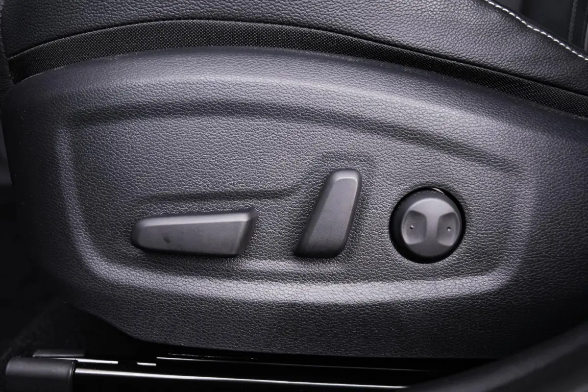 1.5 T-GDi GT-PlusLine Panoramdak - Adaptieve Cruise Control - Elektrisch verstelbare/verwarmde stoelen - Stuurverwarming - Surround view camera -