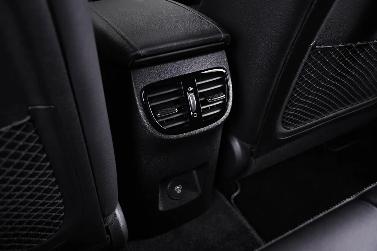 1.5 T-GDi GT-PlusLine Panoramdak - Adaptieve Cruise Control - Elektrisch verstelbare/verwarmde stoelen - Stuurverwarming - Surround view camera -