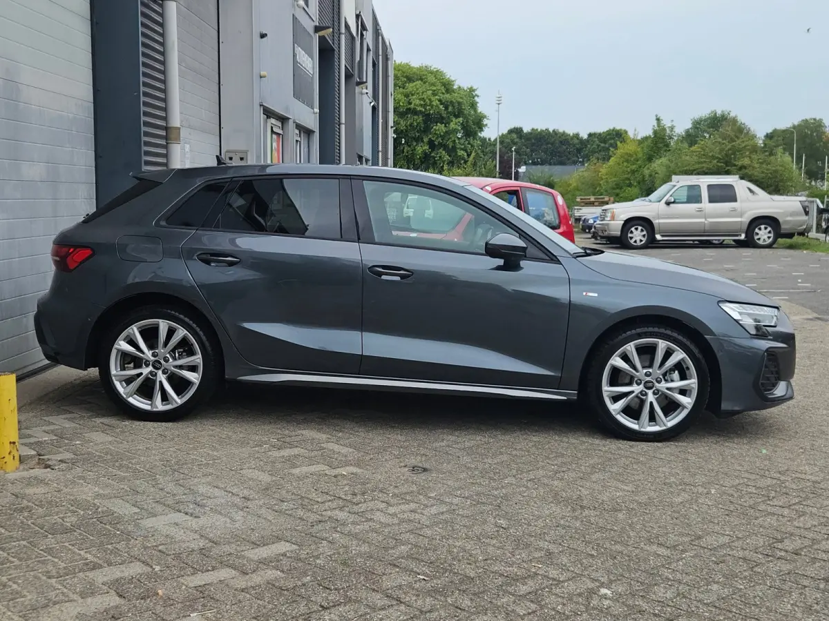 40 TFSI-e Facelift S-Line Matrix Keyless Camera Virtual BTW