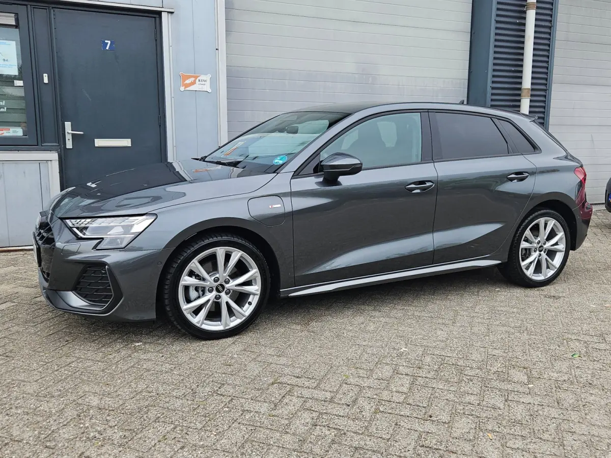 40 TFSI-e Facelift S-Line Matrix Keyless Camera Virtual BTW