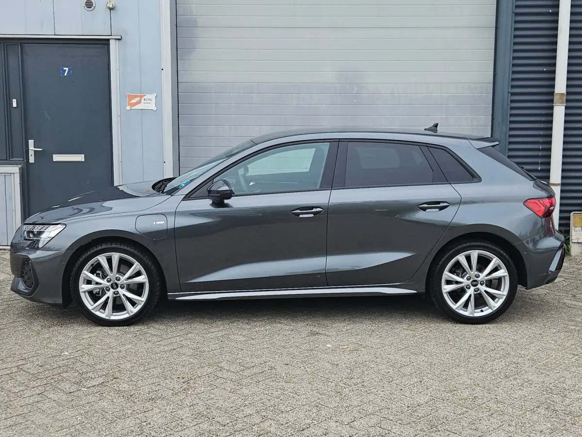 40 TFSI-e Facelift S-Line Matrix Keyless Camera Virtual BTW