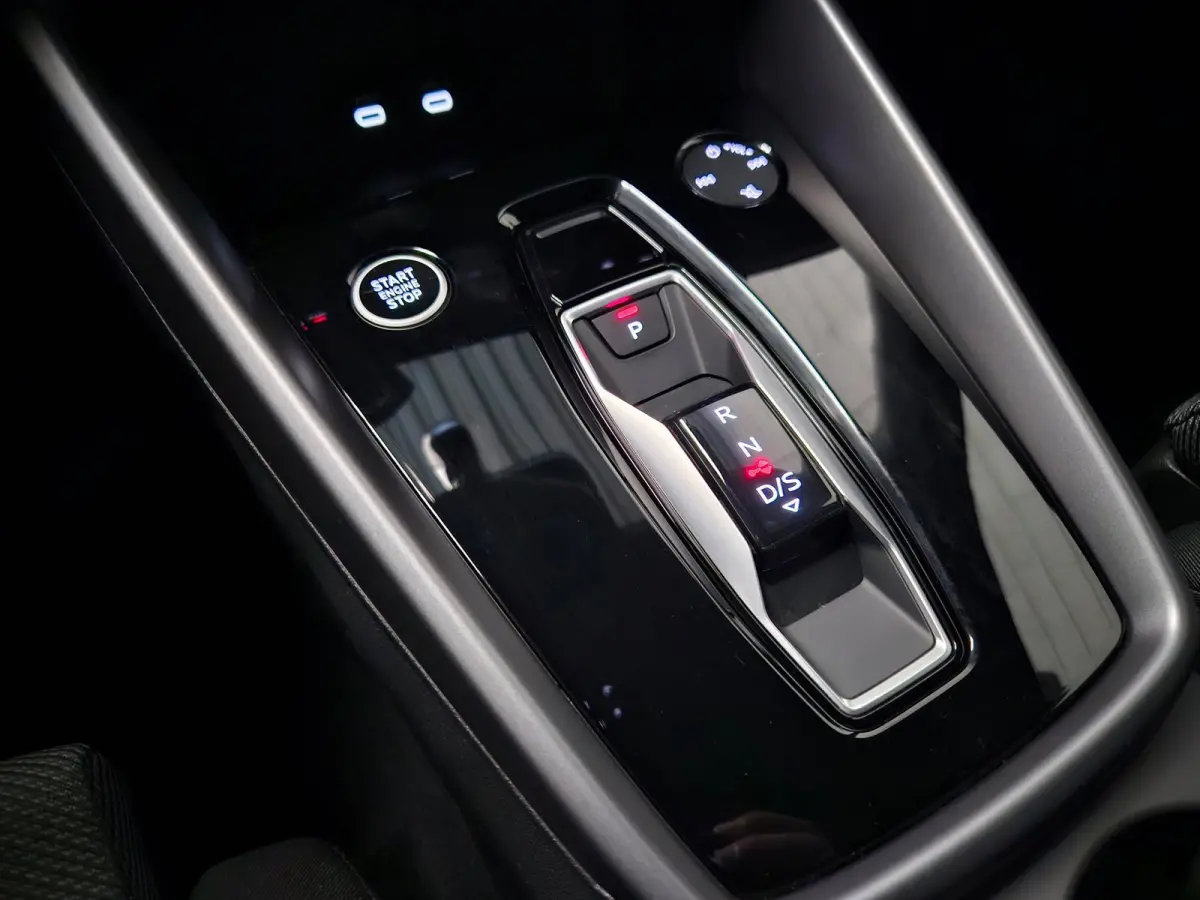 40 TFSI-e Facelift S-Line Matrix Keyless Camera Virtual BTW