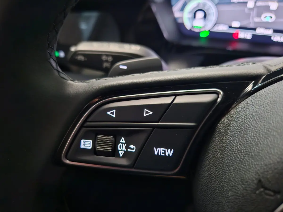 40 TFSI-e Facelift S-Line Matrix Keyless Camera Virtual BTW
