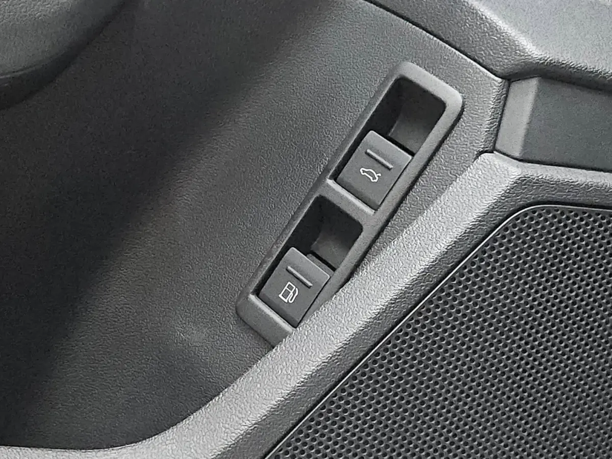 40 TFSI-e Facelift S-Line Matrix Keyless Camera Virtual BTW