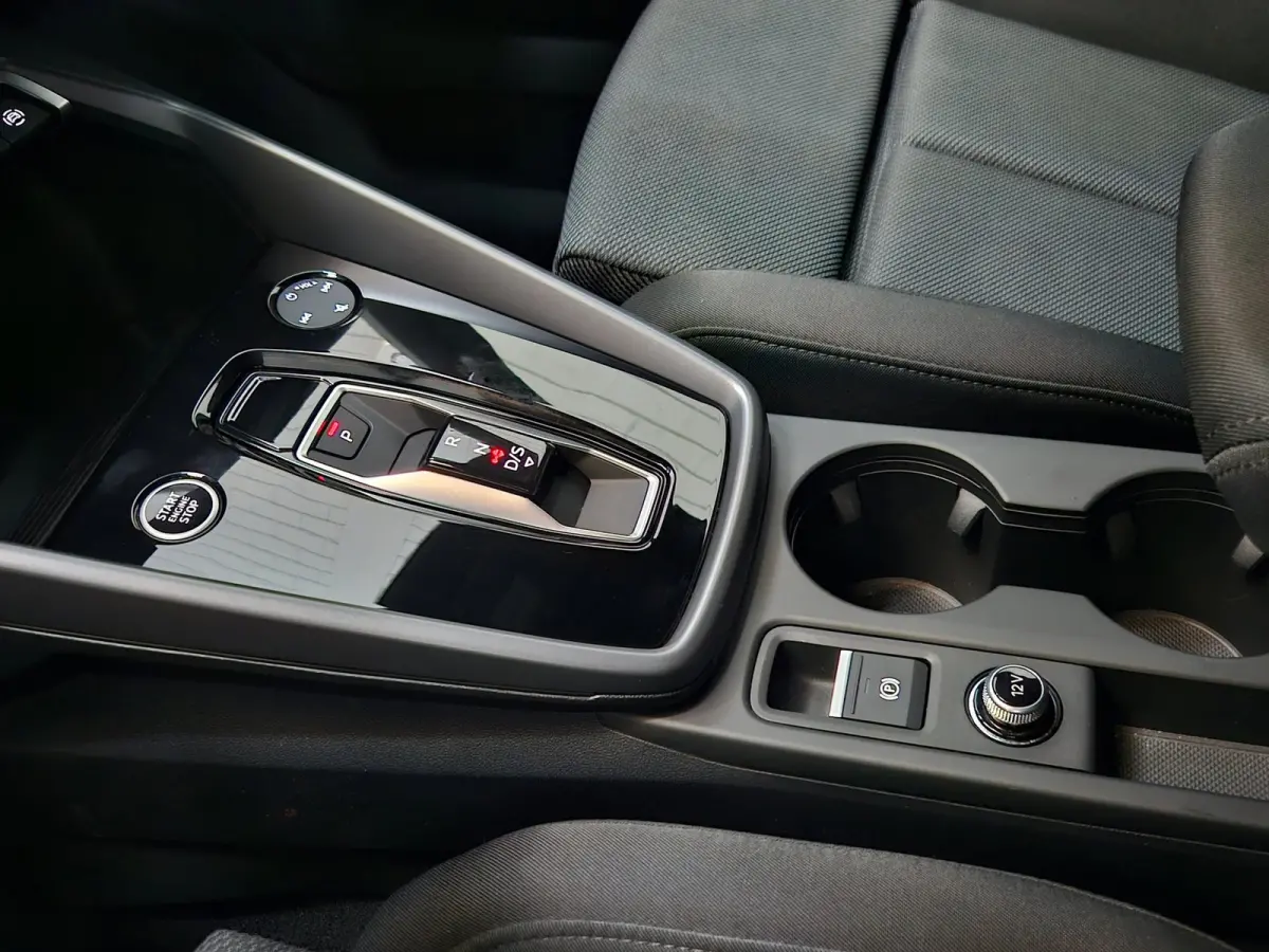 40 TFSI-e Facelift S-Line Matrix Keyless Camera Virtual BTW