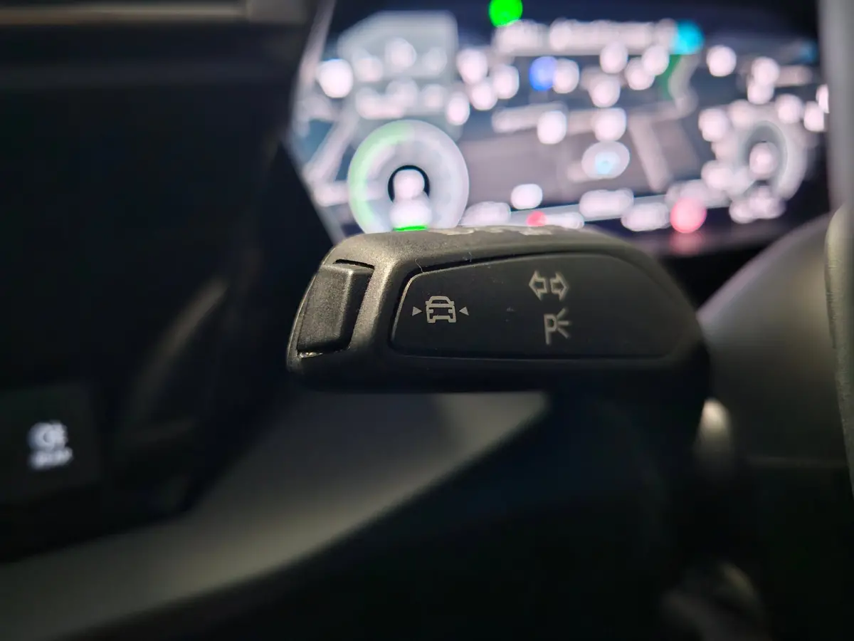 40 TFSI-e Facelift S-Line Matrix Keyless Camera Virtual BTW