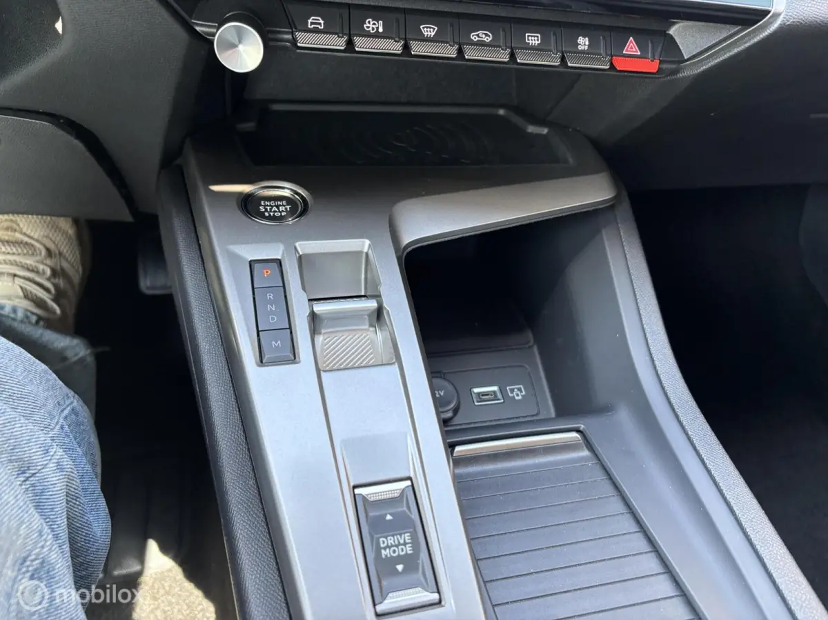 1.2 Hybrid 145 e-DCS6 Allure adaptive cruise camera climate control