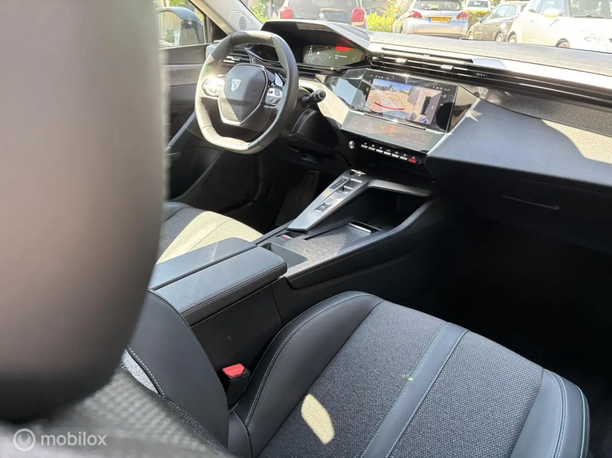 1.2 Hybrid 145 e-DCS6 Allure adaptive cruise camera climate control