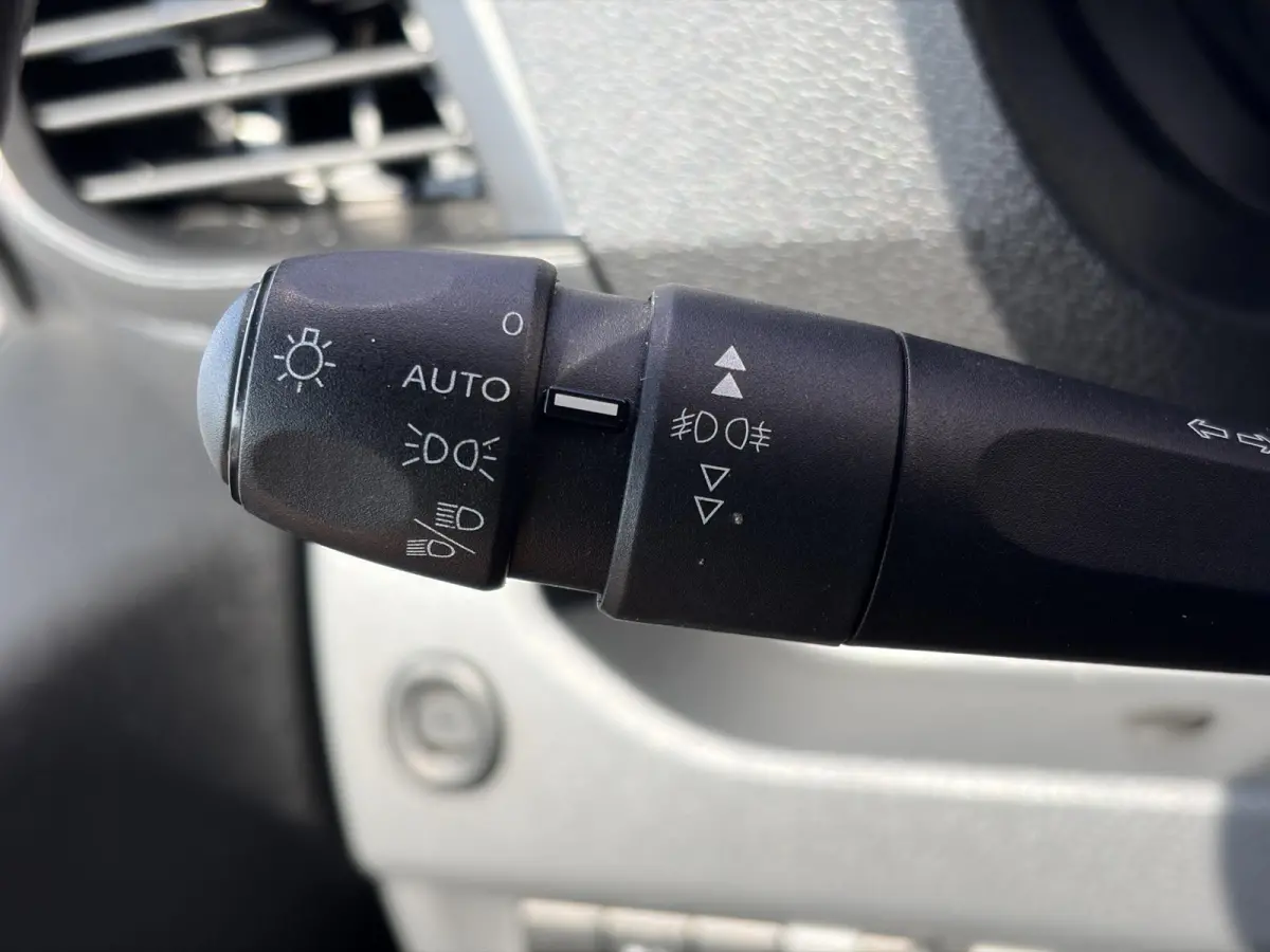 2.0 MultiJet L3H1 DC*A/C*CRUISE*HAAK*CAM*5-P*NAVI*
