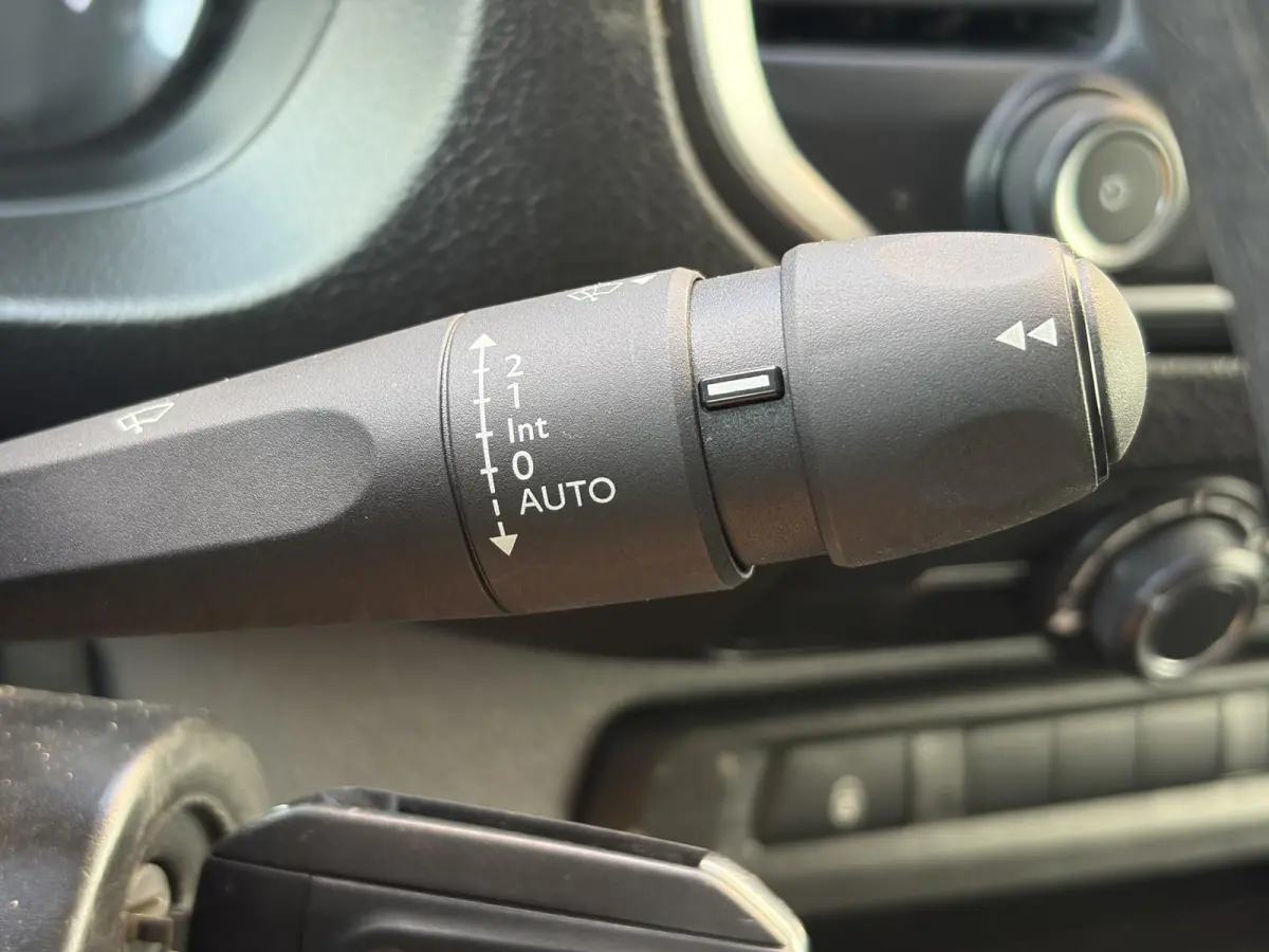 2.0 MultiJet L3H1 DC*A/C*CRUISE*HAAK*CAM*5-P*NAVI*