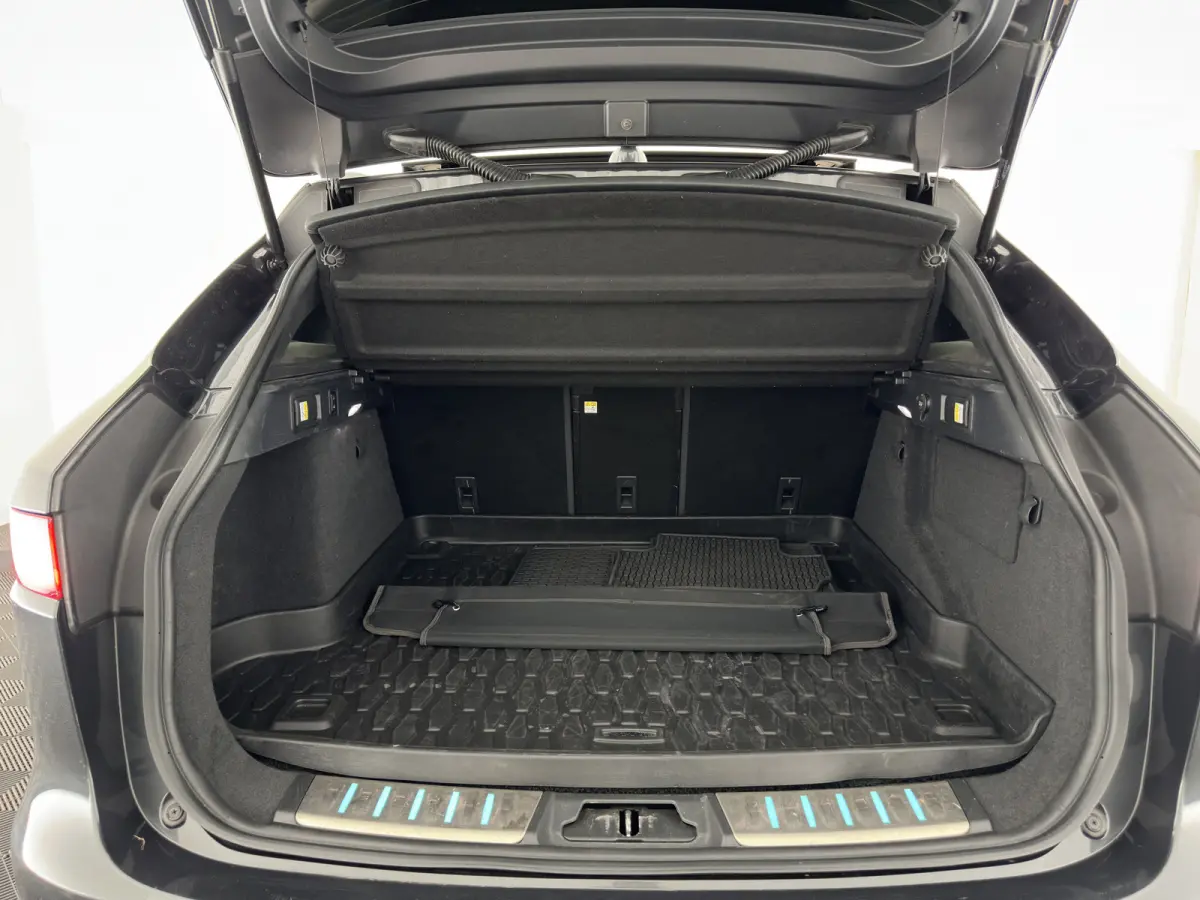 2.0 D Portfolio AWD Aut. *PANO | LEATHER | XENON | DIGI-COCKPIT | MERIDIAN-SOUND | KEYLESS | CAMERA | HEATED-COMFORTSEATS | PRIVACY-GLASS | NAVI-FULLMAP | SHIFTPADDLES | ECC | PDC | CRUISE |