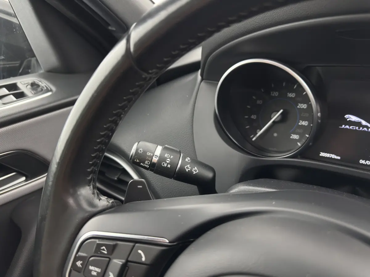 2.0 D Portfolio AWD Aut. *PANO | LEATHER | XENON | DIGI-COCKPIT | MERIDIAN-SOUND | KEYLESS | CAMERA | HEATED-COMFORTSEATS | PRIVACY-GLASS | NAVI-FULLMAP | SHIFTPADDLES | ECC | PDC | CRUISE |
