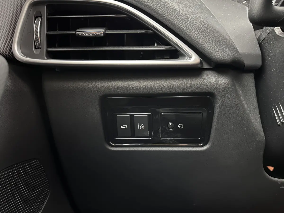 2.0 D Portfolio AWD Aut. *PANO | LEATHER | XENON | DIGI-COCKPIT | MERIDIAN-SOUND | KEYLESS | CAMERA | HEATED-COMFORTSEATS | PRIVACY-GLASS | NAVI-FULLMAP | SHIFTPADDLES | ECC | PDC | CRUISE |