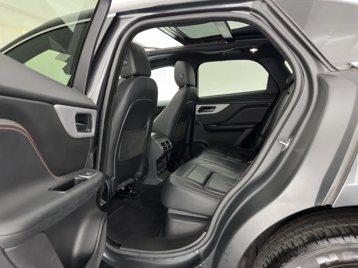 2.0 D Portfolio AWD Aut. *PANO | LEATHER | XENON | DIGI-COCKPIT | MERIDIAN-SOUND | KEYLESS | CAMERA | HEATED-COMFORTSEATS | PRIVACY-GLASS | NAVI-FULLMAP | SHIFTPADDLES | ECC | PDC | CRUISE |
