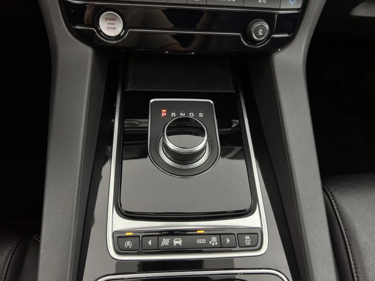 2.0 D Portfolio AWD Aut. *PANO | LEATHER | XENON | DIGI-COCKPIT | MERIDIAN-SOUND | KEYLESS | CAMERA | HEATED-COMFORTSEATS | PRIVACY-GLASS | NAVI-FULLMAP | SHIFTPADDLES | ECC | PDC | CRUISE |