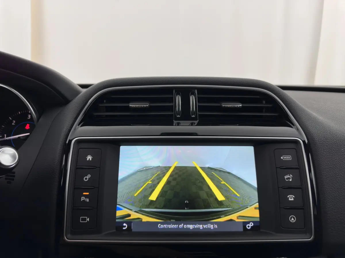 2.0 D Portfolio AWD Aut. *PANO | LEATHER | XENON | DIGI-COCKPIT | MERIDIAN-SOUND | KEYLESS | CAMERA | HEATED-COMFORTSEATS | PRIVACY-GLASS | NAVI-FULLMAP | SHIFTPADDLES | ECC | PDC | CRUISE |