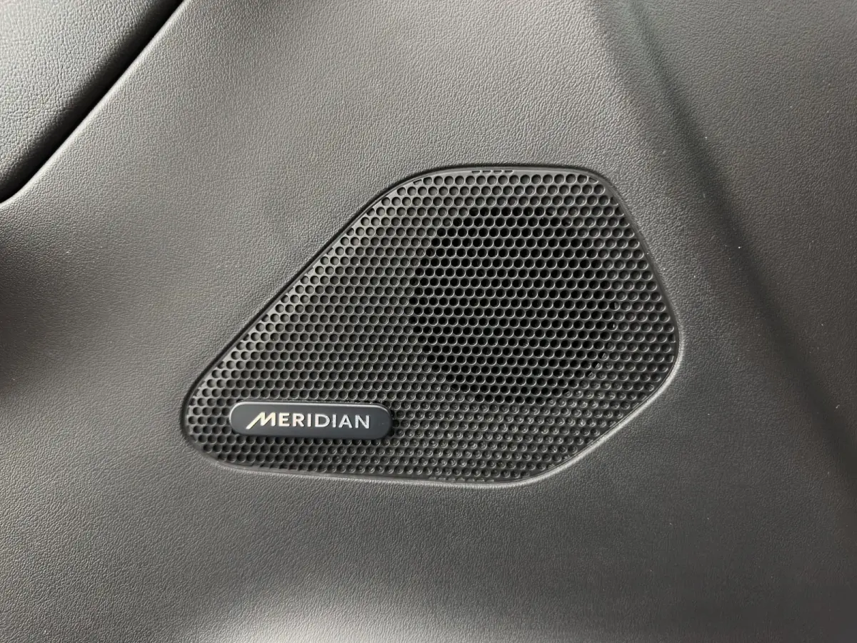 2.0 D Portfolio AWD Aut. *PANO | LEATHER | XENON | DIGI-COCKPIT | MERIDIAN-SOUND | KEYLESS | CAMERA | HEATED-COMFORTSEATS | PRIVACY-GLASS | NAVI-FULLMAP | SHIFTPADDLES | ECC | PDC | CRUISE |