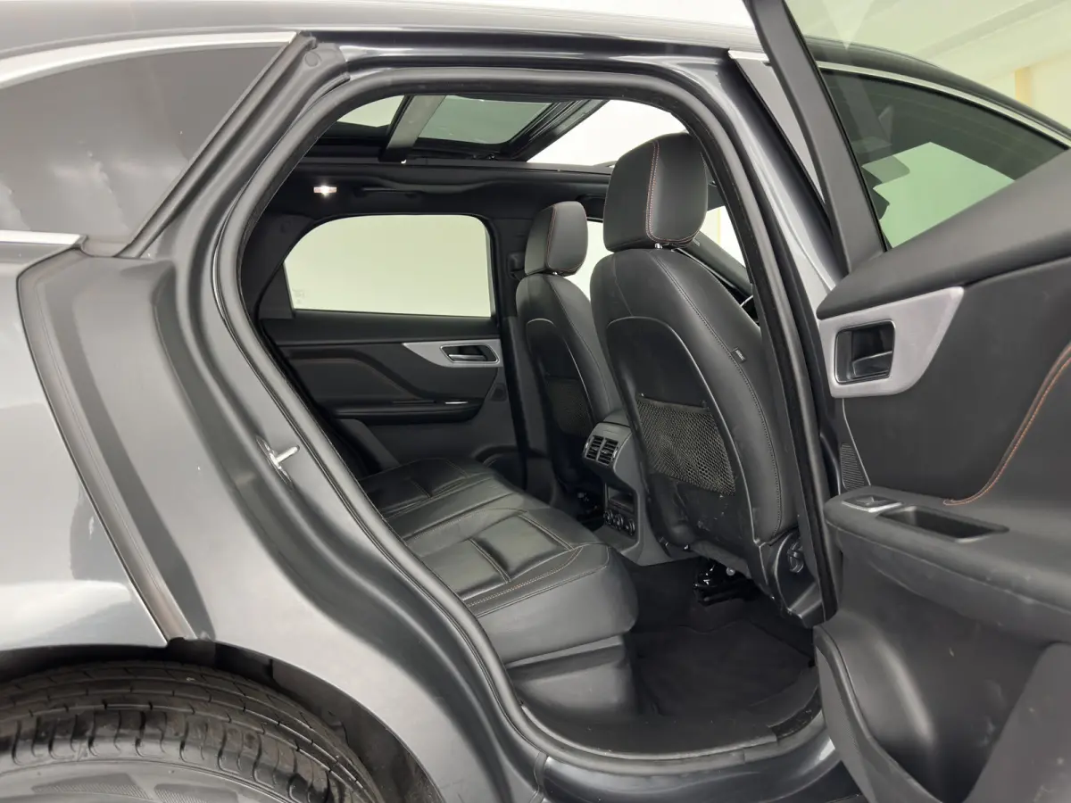 2.0 D Portfolio AWD Aut. *PANO | LEATHER | XENON | DIGI-COCKPIT | MERIDIAN-SOUND | KEYLESS | CAMERA | HEATED-COMFORTSEATS | PRIVACY-GLASS | NAVI-FULLMAP | SHIFTPADDLES | ECC | PDC | CRUISE |